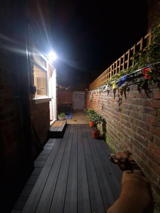 הוילה מנצ'סטר Gorgeous Edwardian Terrace In Old Trafford מראה חיצוני תמונה
